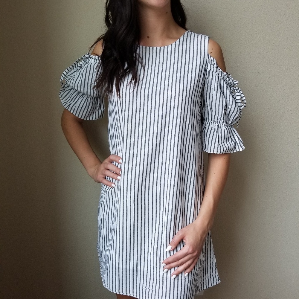 Dress - Picture 3 of 8